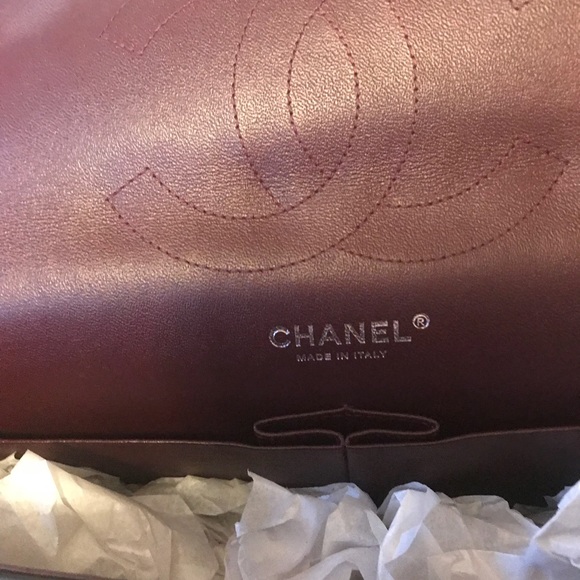 Authentic Chanel Jumbo Lambskin Double Flap Bag - Picture 5 of 8